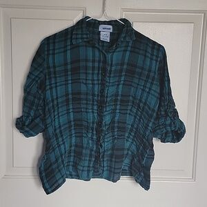 Uproar girls/juniors, green and black buttondown shirt, medium.